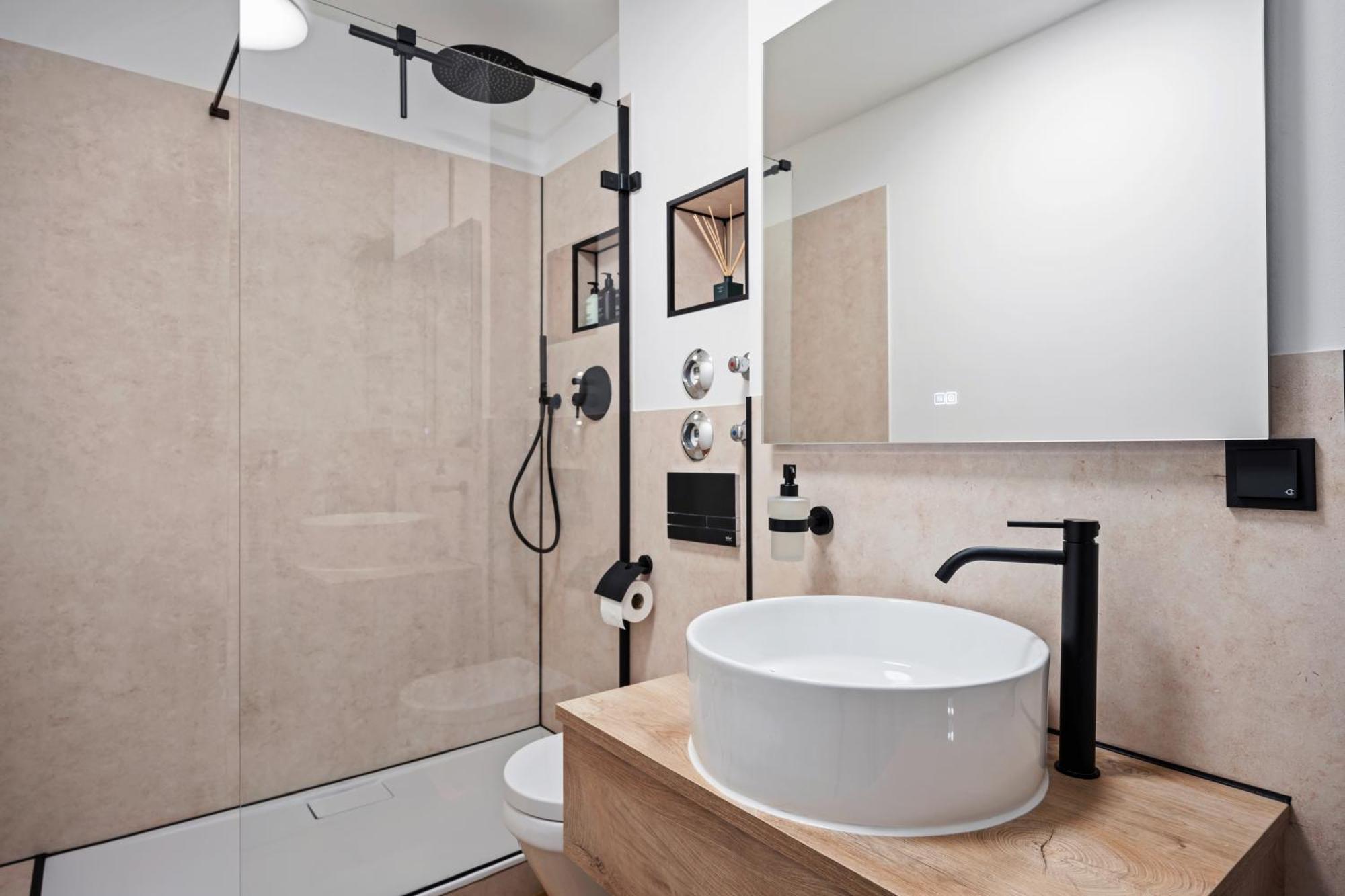 Edler Wohnraum Luxurioeses Apartment Mit Balkon, Boxspringbett, Kaffeevollautomat, Lift & Parkplatz Хемниц Экстерьер фото