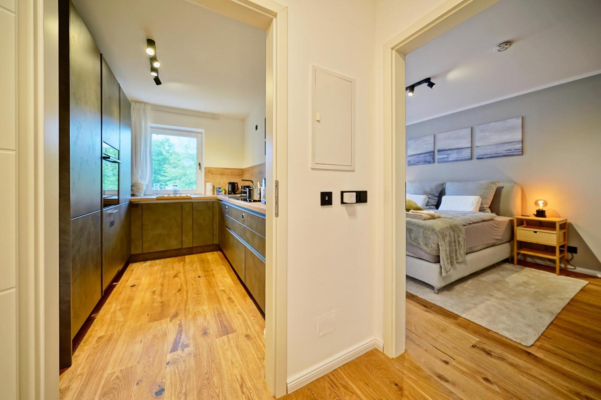 Edler Wohnraum Luxurioeses Apartment Mit Balkon, Boxspringbett, Kaffeevollautomat, Lift & Parkplatz Хемниц Экстерьер фото