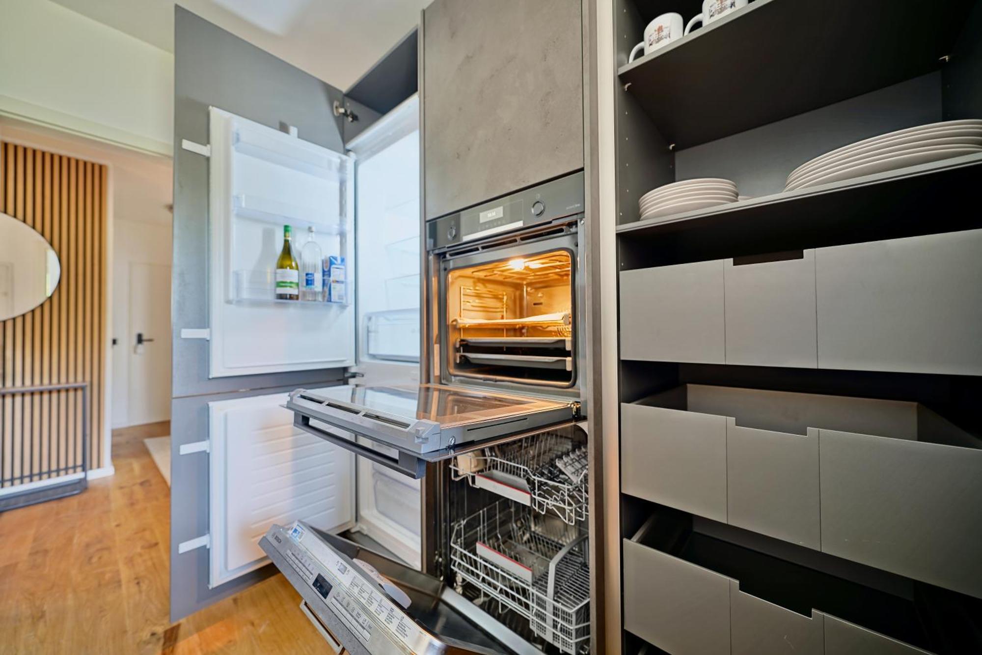 Edler Wohnraum Luxurioeses Apartment Mit Balkon, Boxspringbett, Kaffeevollautomat, Lift & Parkplatz Хемниц Экстерьер фото