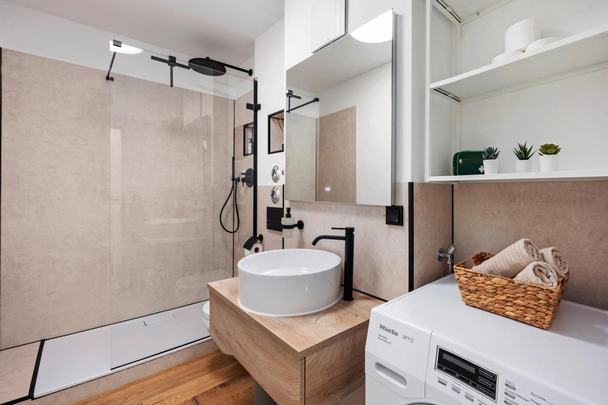 Edler Wohnraum Luxurioeses Apartment Mit Balkon, Boxspringbett, Kaffeevollautomat, Lift & Parkplatz Хемниц Экстерьер фото